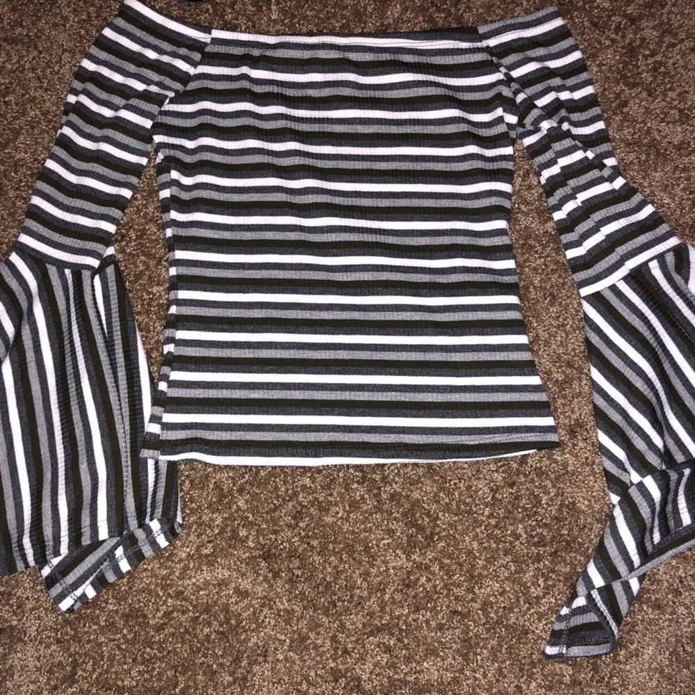 OFF-THE SHOULDER STRIPPED SHIRT